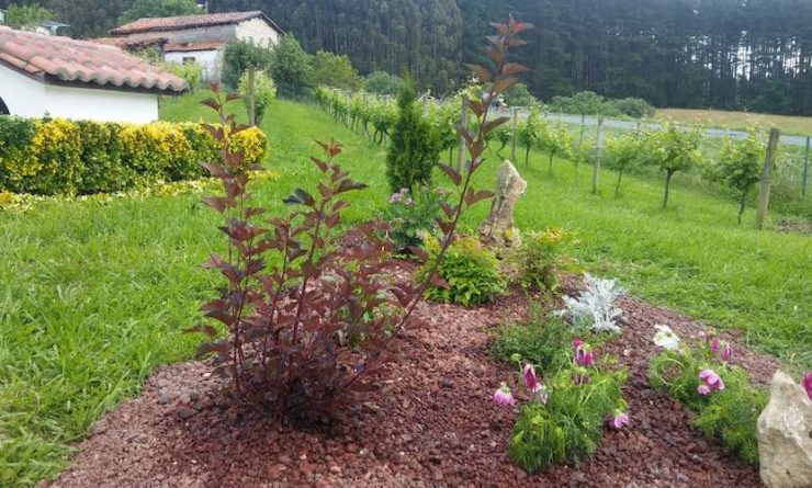 centro de jardin con grava volcanica